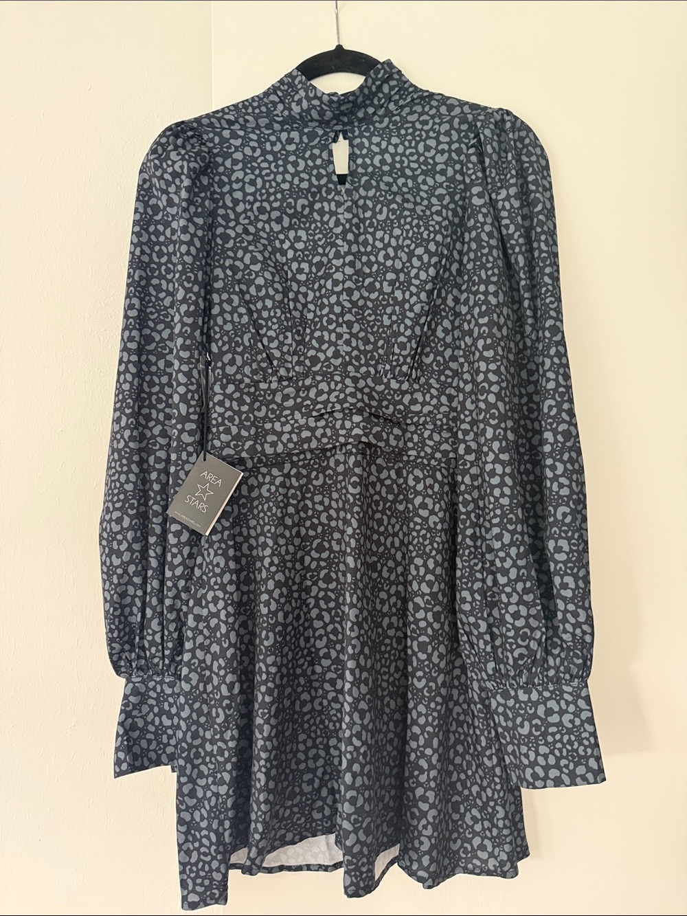 Long-Sleeve Black & Gray Animal Print Keyhole Dress